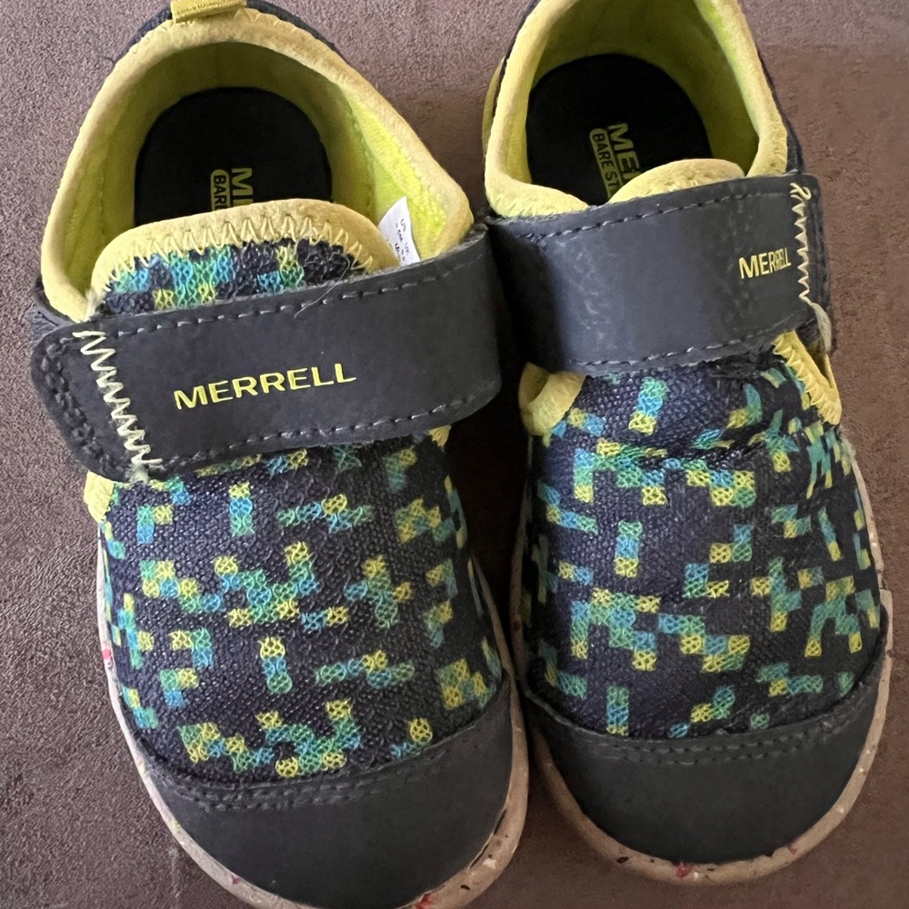 Merrell bare steps Camouflage Sneakers with Velcro Closure